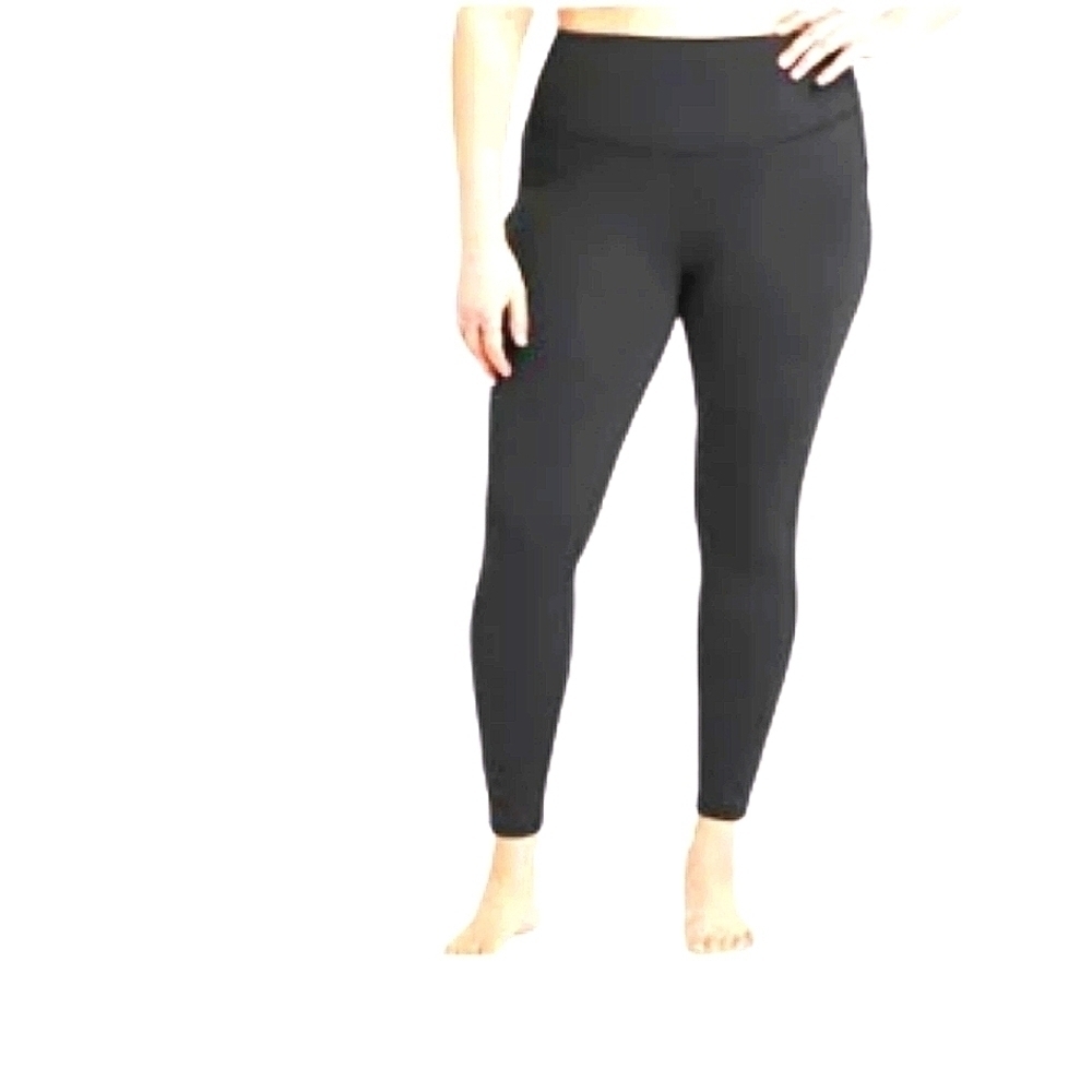 NWT all in motion active legging black. Shaping